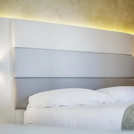 Albatros Hotell 3*