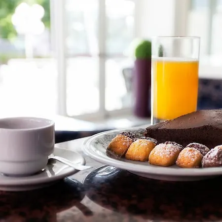 Albatros Hotell 3*